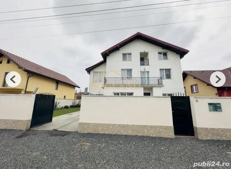 Casă cu 6 camere în Dudeștii Noi