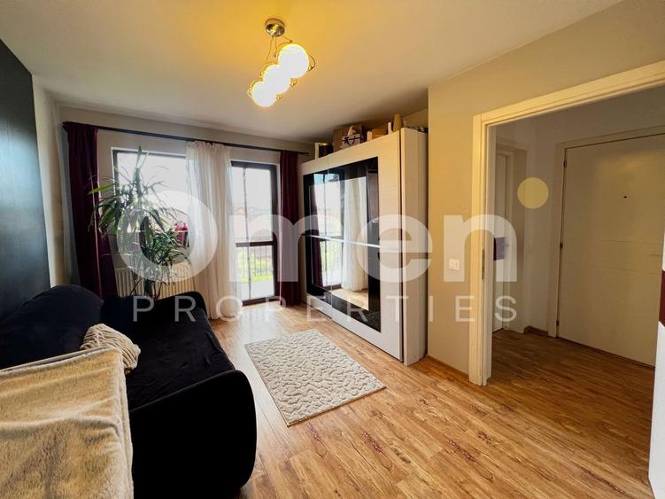 Apartament cu 3 camere decomandat, mobilat în Exterior Est
