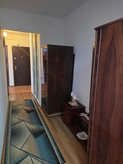 Apartament cu 3 camere decomandat în C5