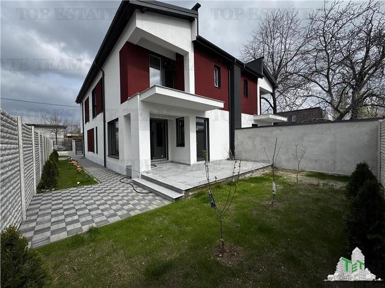 Duplex cu 5 camere cu Teren 250 Mp în Central