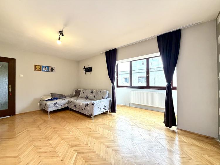 Apartament cu 2 camere semidecomandat, mobilat în Bucovina