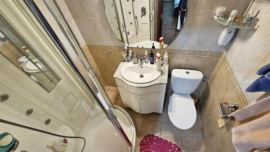 Apartament cu 3 camere decomandat, mobilat în Brâncoveanu