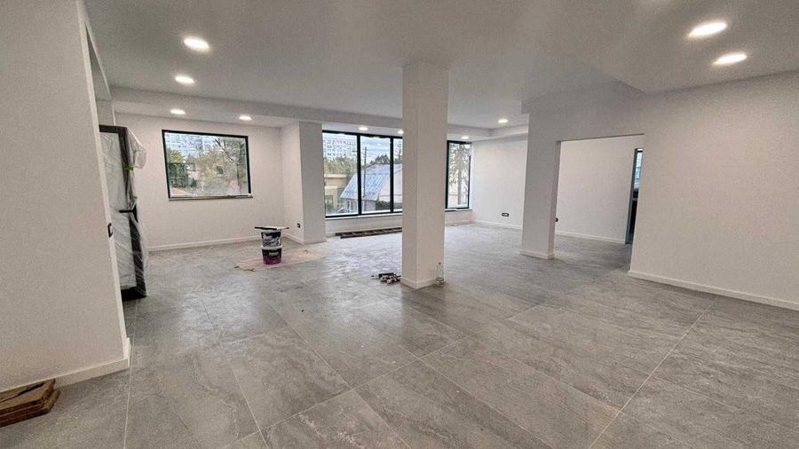 Spațiu comercial, de 340 mp, în Central