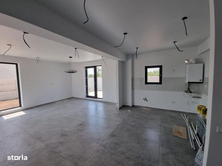Casă cu 4 camere cu Teren 170 Mp în Central