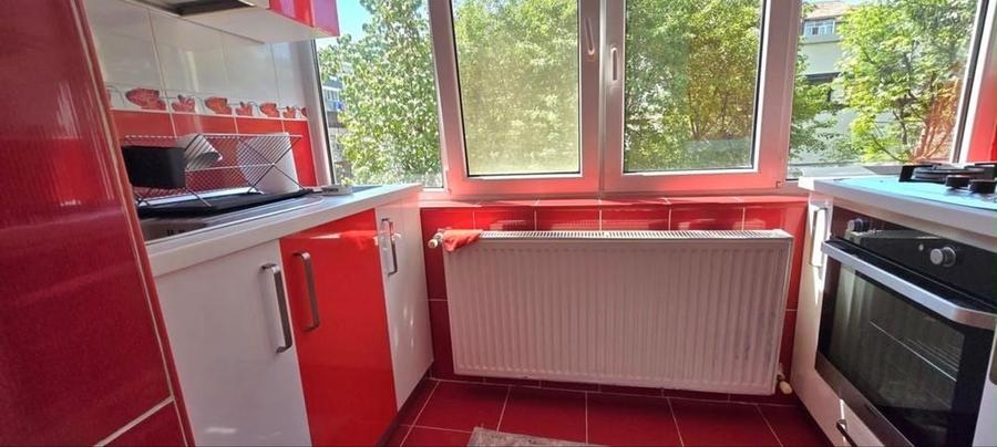 Apartament cu 3 camere decomandat în Micro 3