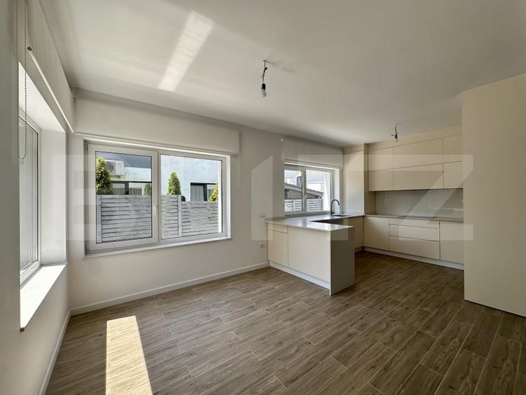 Duplex cu 5 camere cu Canalizare în Florești