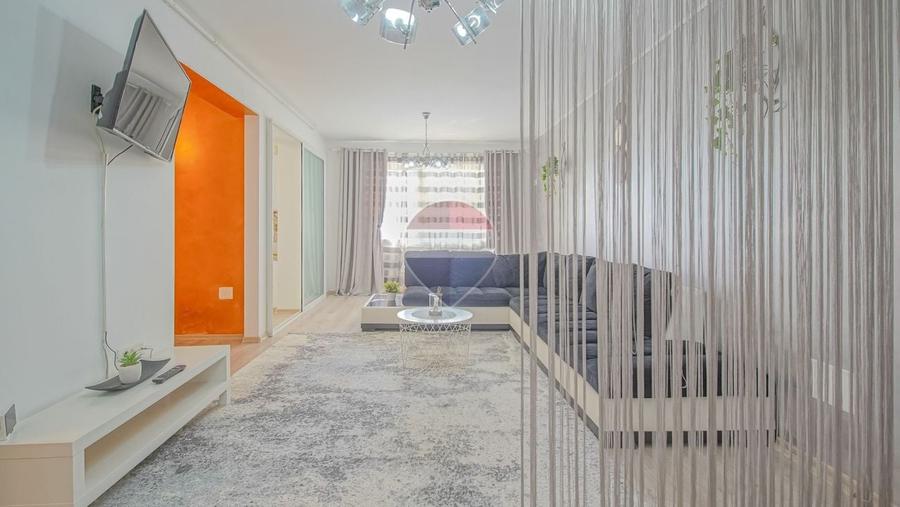 Apartament cu 2 camere semidecomandat, mobilat în Tractorul