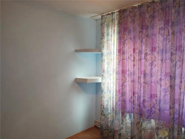 Apartament cu 3 camere semidecomandat în Republicii