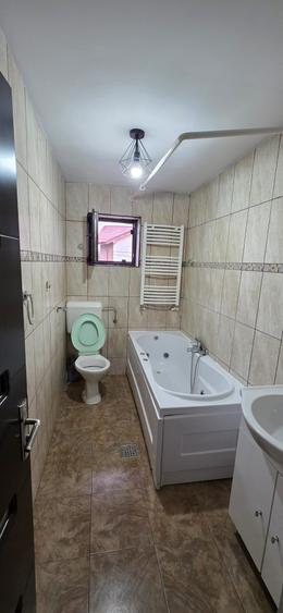 Casă cu 3 camere cu Canalizare în Rahova