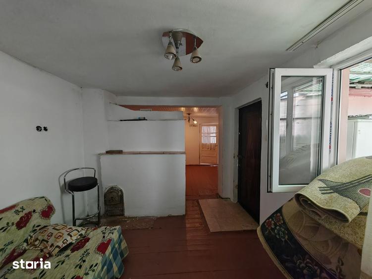 Casă cu 8 camere cu Teren 1150 Mp în Blăgești