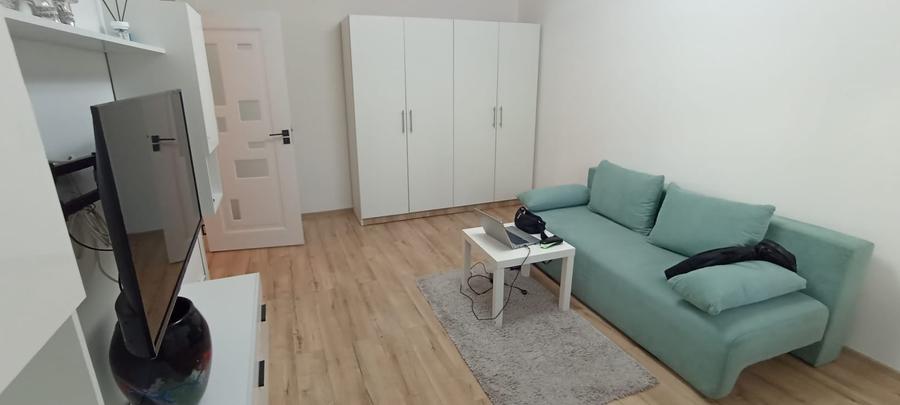 Apartament cu 3 camere decomandat în Rahova