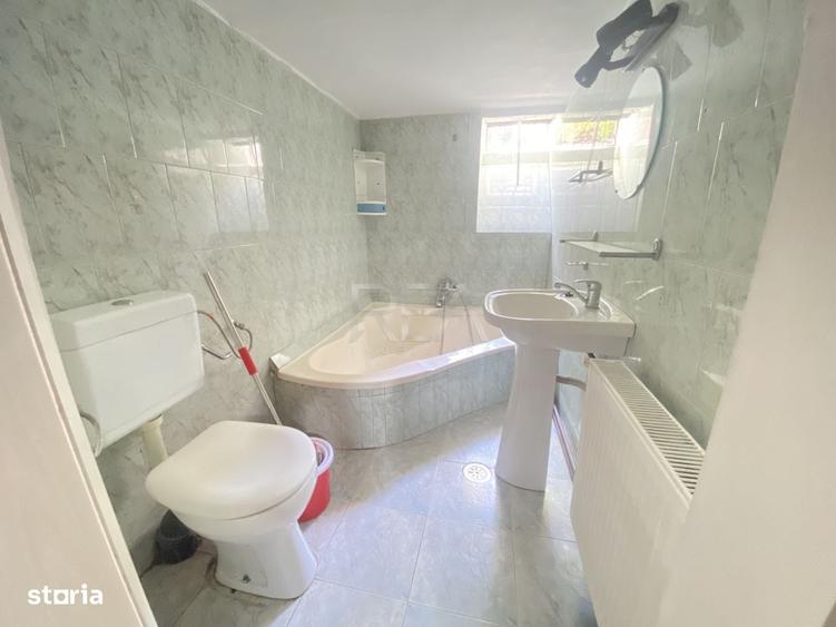 Apartament cu 3 camere semidecomandat în Regina Elisabeta