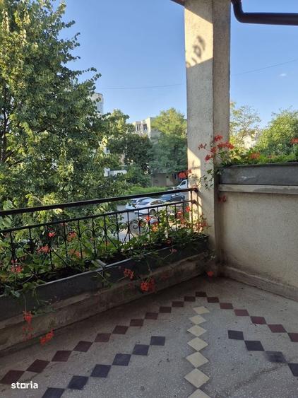 Casă cu 4 camere în Banca Națională