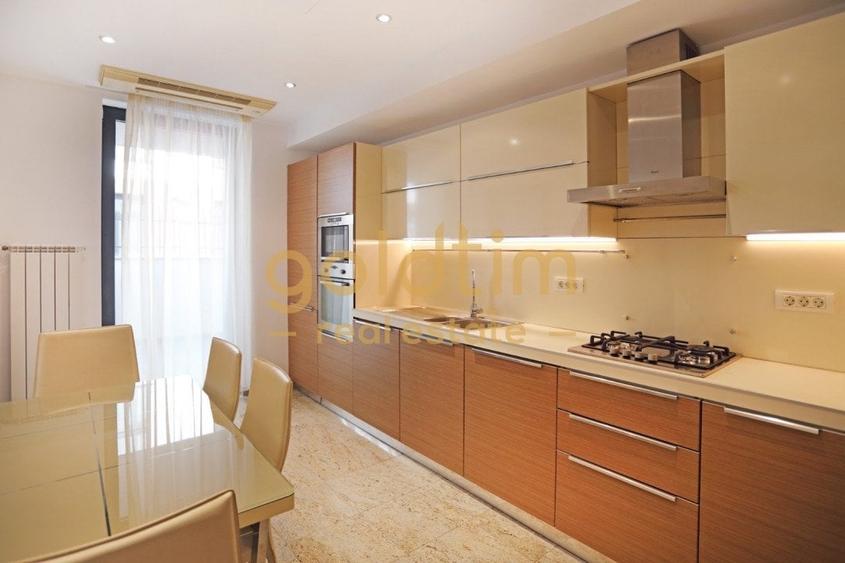 Apartament cu 3 camere decomandat, mobilat în Primăverii