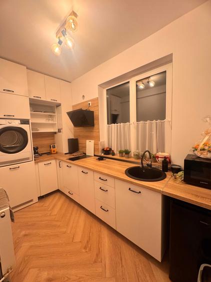 Apartament cu 2 camere decomandat în Livezeni