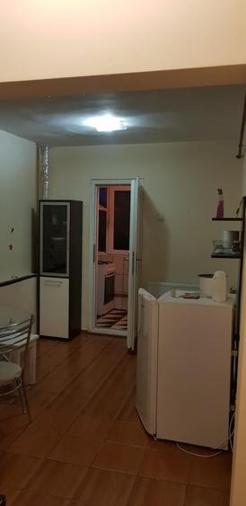Apartament cu 2 camere semidecomandat în Craiovița Nouă