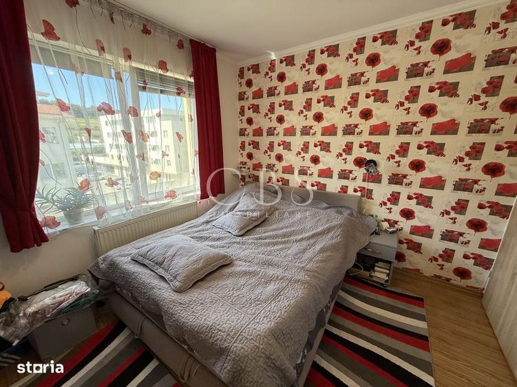 Apartament cu 3 camere semidecomandat în Luna