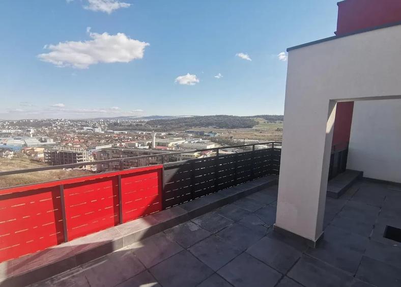 Apartament cu 2 camere semidecomandat, mobilat în Baciu