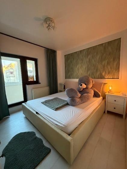 Apartament cu 3 camere decomandat, mobilat în Vitan