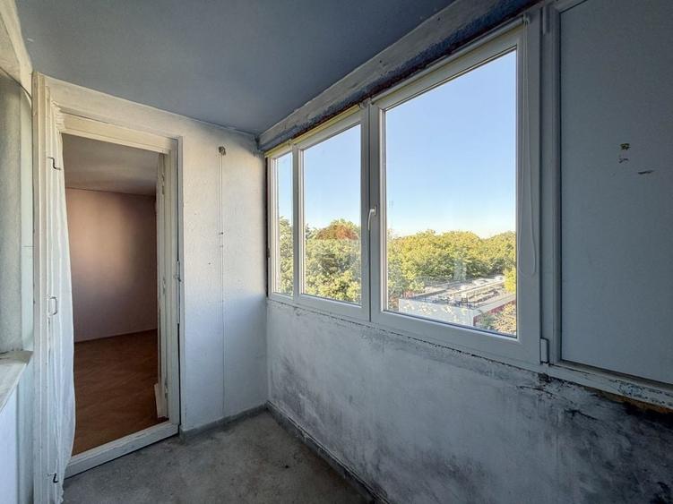 Apartament cu 4 camere semidecomandat în Titan