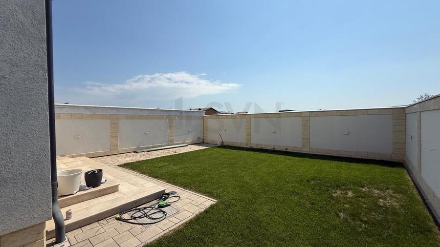 Casă individuală cu 4 camere cu Canalizare în Central