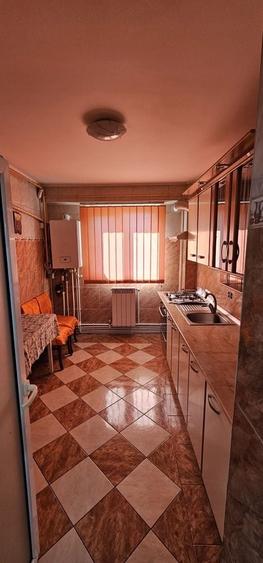 Apartament cu 2 camere decomandat în Micro 21