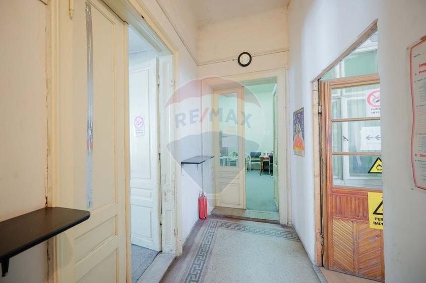 Apartament cu 3 camere decomandat în Ultracentral