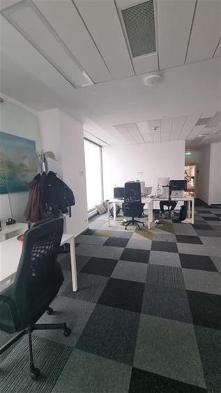 Birou, de 545 mp, în Romană