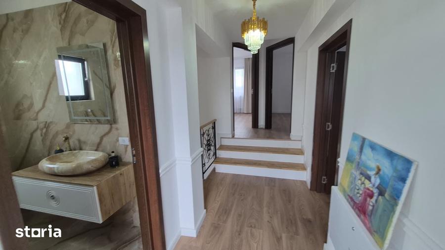 Casă cu 4 camere cu Teren 360 Mp în Snagov