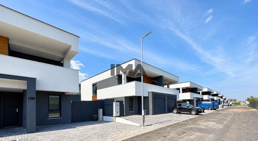 Duplex cu 4 camere cu Canalizare în Chinteni