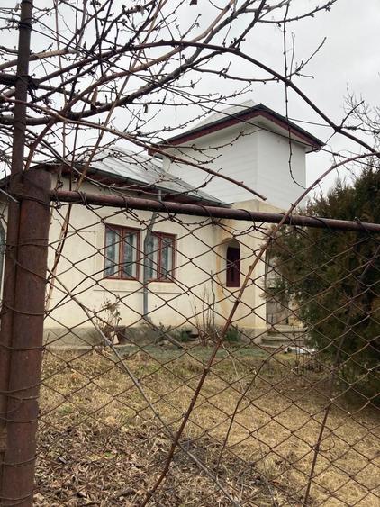 Casă cu 4 camere în Zărnești