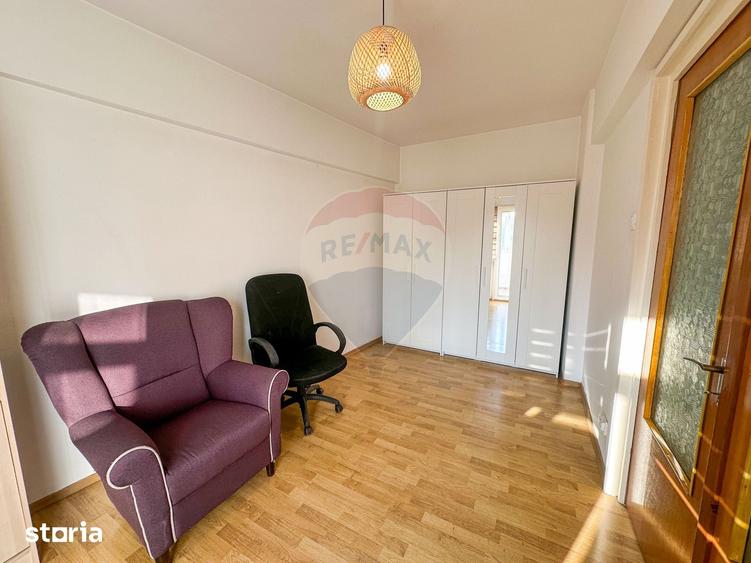 Apartament cu 3 camere semidecomandat în Eminescu