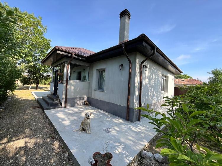 Casă cu 3 camere în Biliești