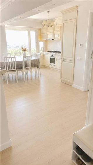 Apartament cu 4 camere decomandat, mobilat în Central