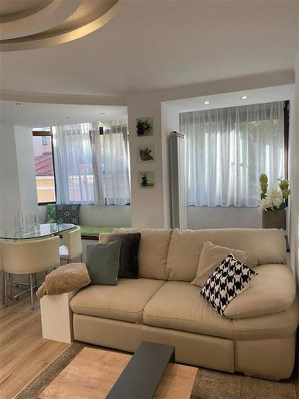 Apartament cu 3 camere semidecomandat în Foișorul de Foc