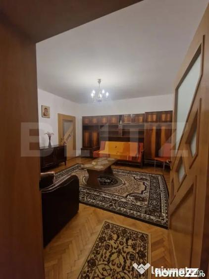 Apartament cu 3 camere decomandat în Central