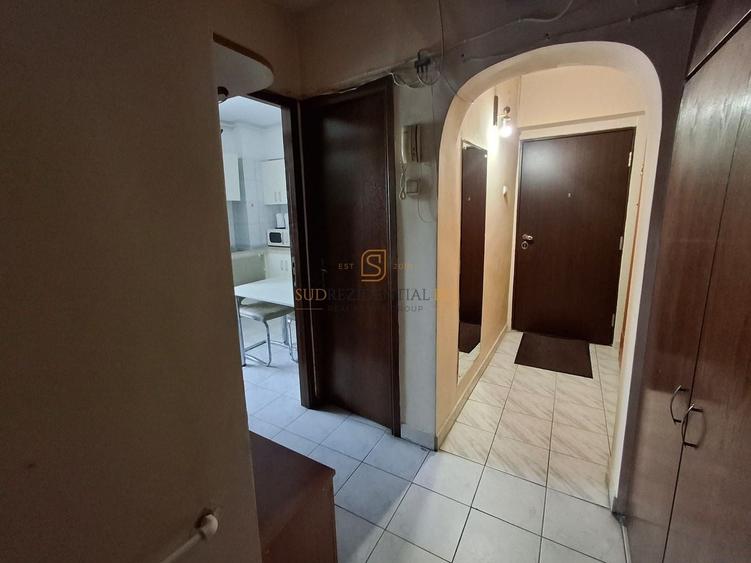 Apartament cu 4 camere decomandat în Rahova