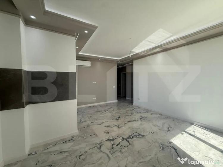 Apartament cu 3 camere semidecomandat în Torontalului