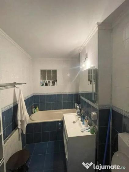 Apartament cu 3 camere decomandat, mobilat în Săsar