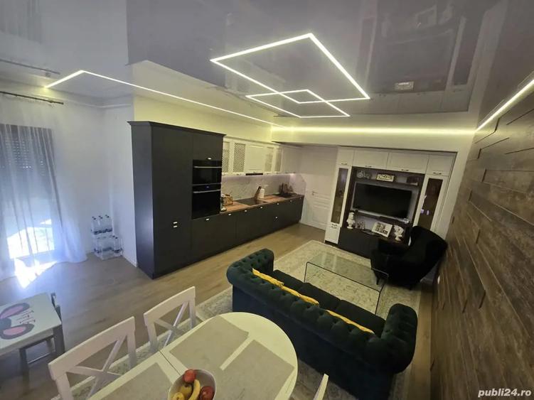 Apartament cu 3 camere decomandat în Central
