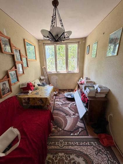 Apartament cu 3 camere semidecomandat în Micro 19