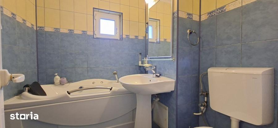 Apartament cu 2 camere decomandat în Micro 20