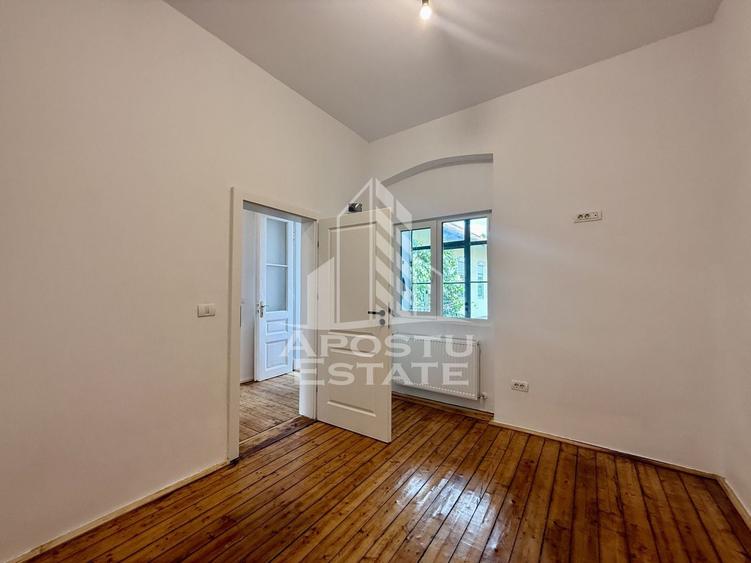 Apartament cu 3 camere semidecomandat în Elisabetin