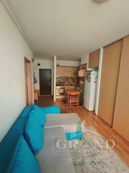 Apartament cu 3 camere semidecomandat, mobilat în Iris