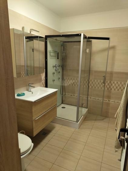 Apartament cu 3 camere nedecomandat în Florești