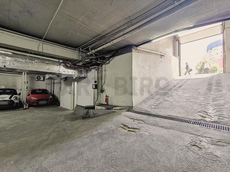Birou, de 276 mp, în P-ța Unirii