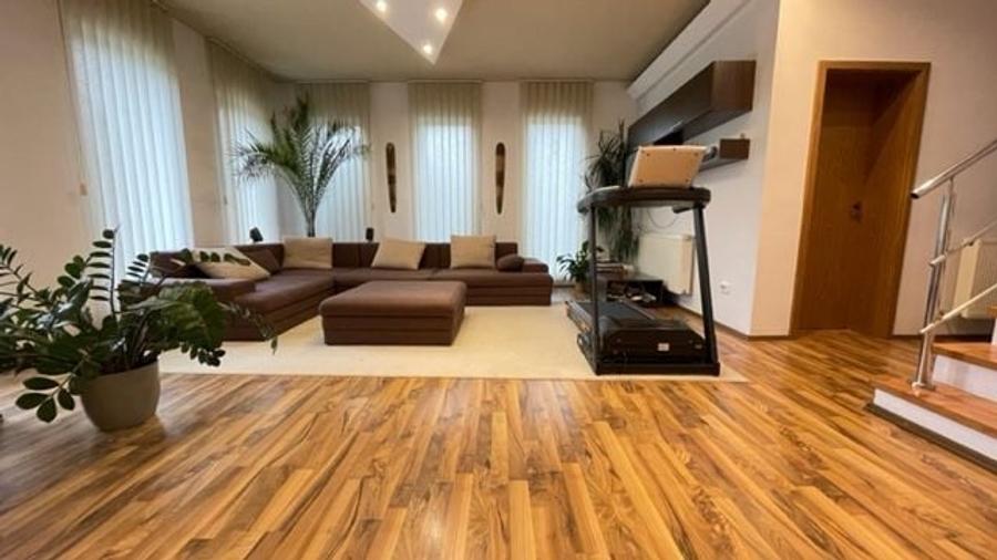 Casă individuală cu 5 camere cu Canalizare în Mehala