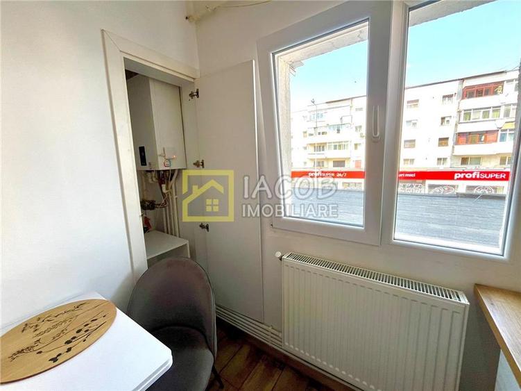 Apartament cu 2 camere decomandat, mobilat în Republicii