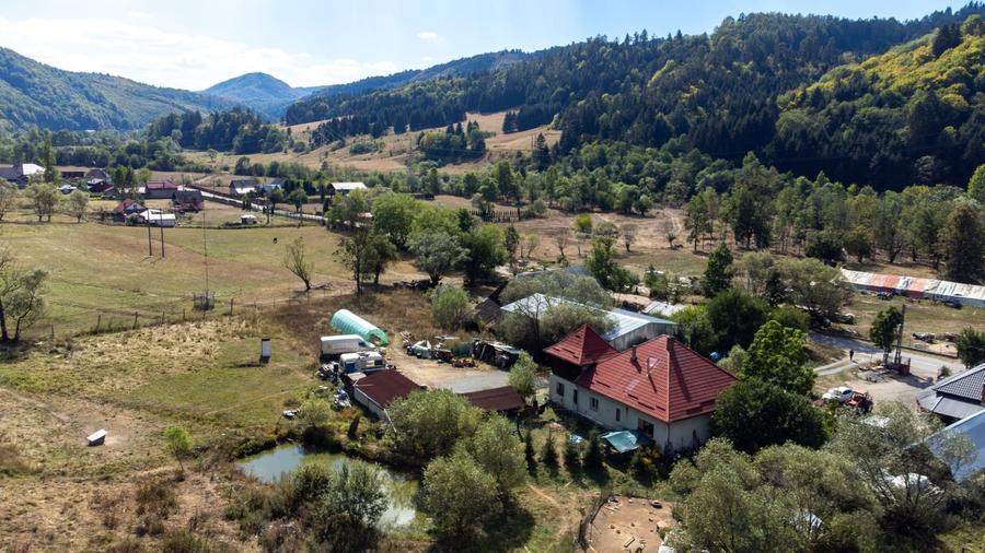 Casă cu 4 camere în Exterior Sud