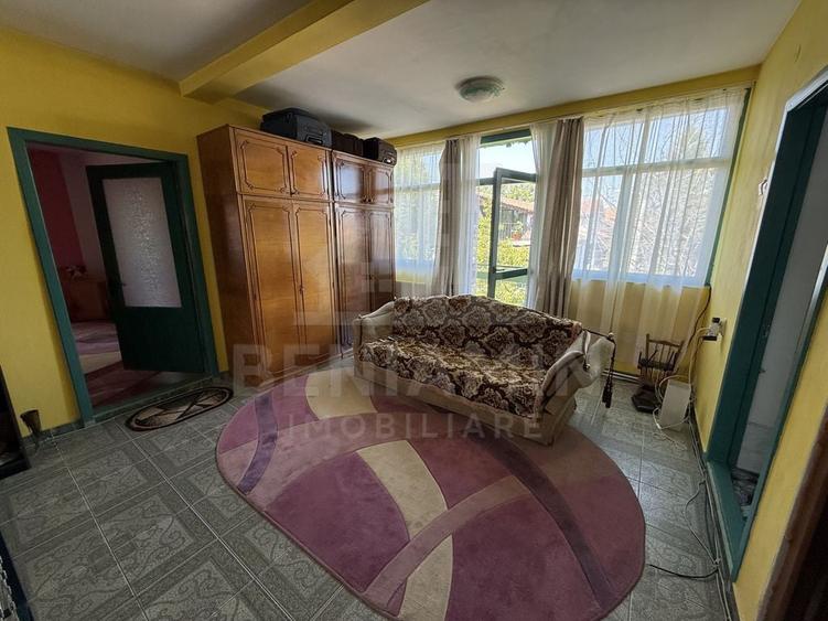 Casă cu 5 camere cu Teren 1039 Mp în Rovine